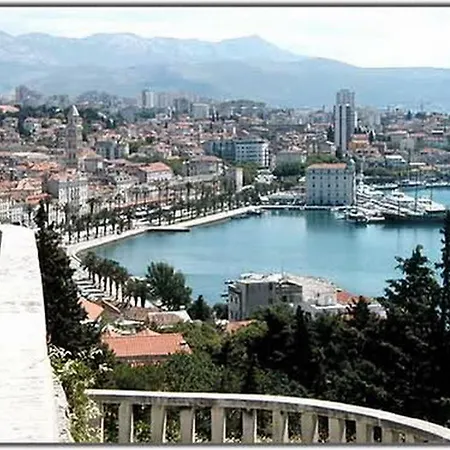 アパート Lovrekovic *