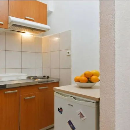 アパート Lovrekovic *